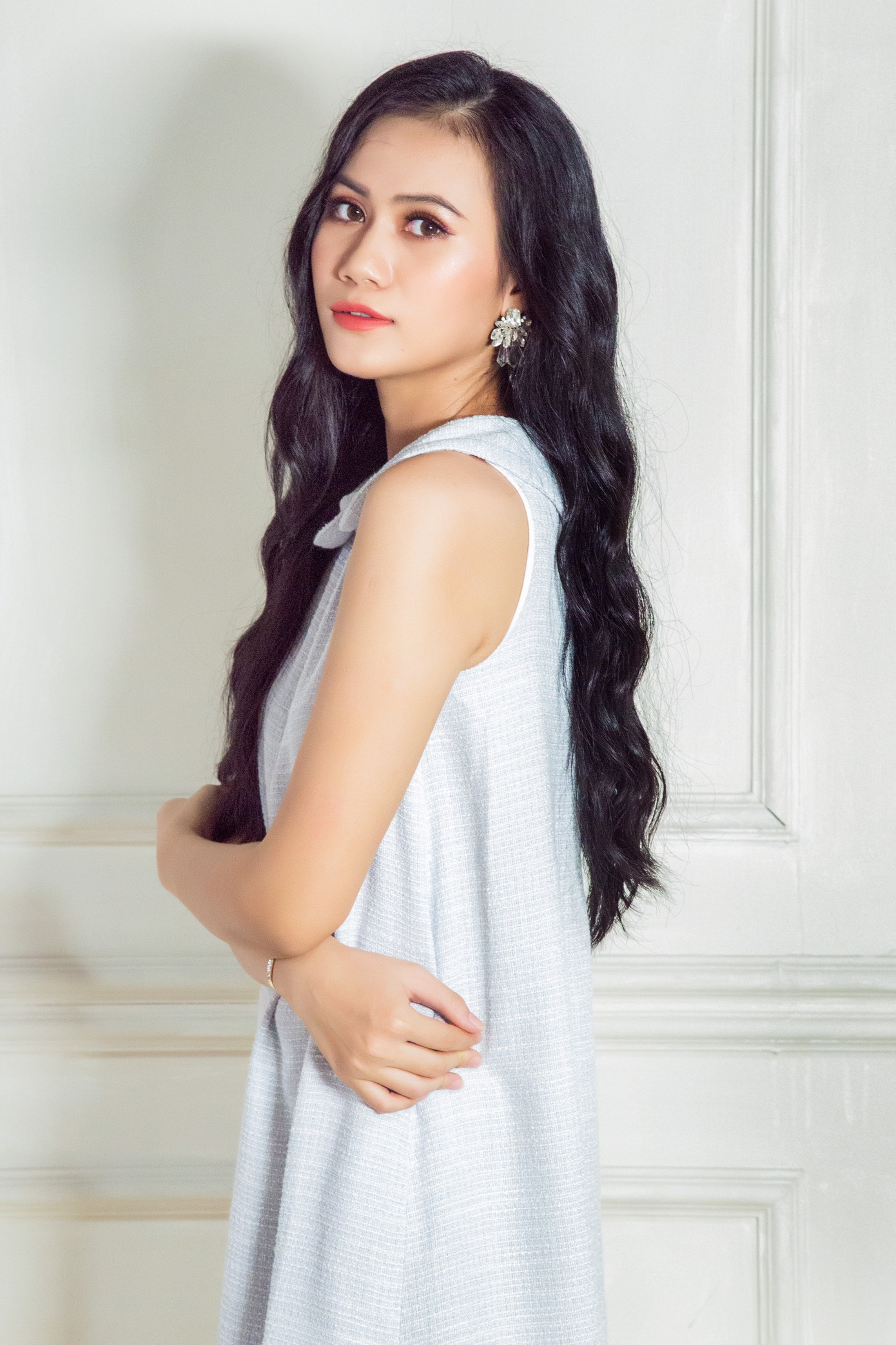 Nét đẹp cá tính đầy cuốn hút của nữ sinh xứ Huế ảnh 2