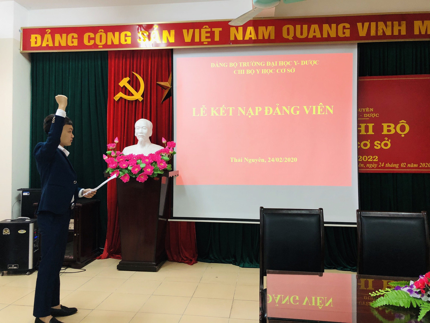 Thầy giáo trường Y đồng sáng lập trung tâm đào tạo MC từng bị loại vì giọng địa phương ảnh 12