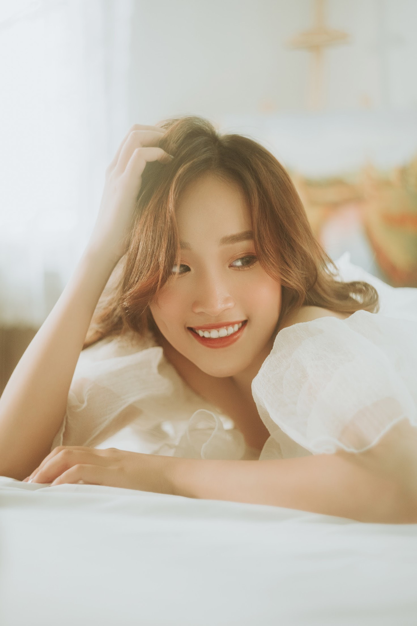 Nữ MC trường Báo: Sống để yêu thương ảnh 2