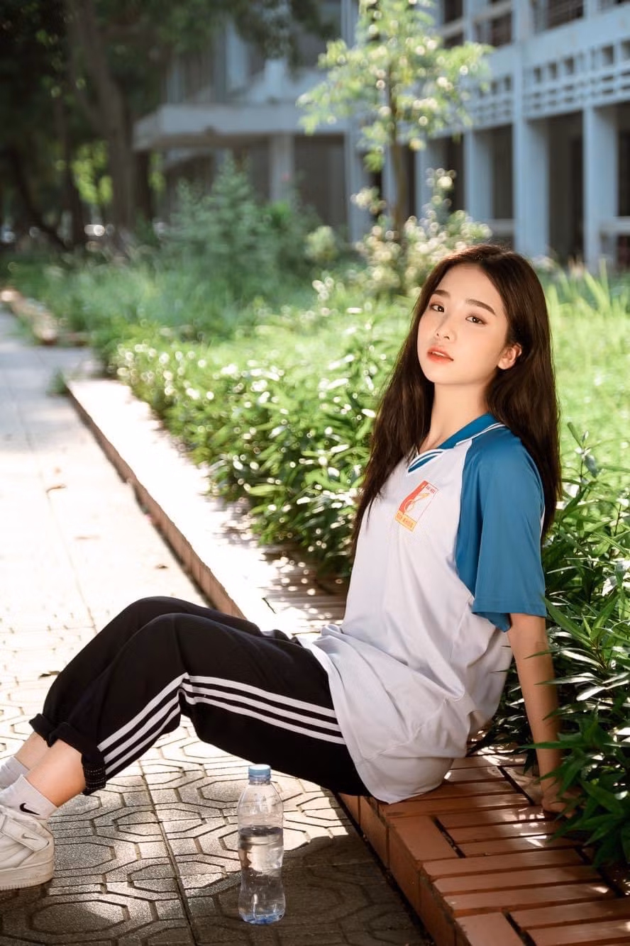 Nữ sinh 17 tuổi đam mê nghệ thuật, “đốn tim” dân mạng với nét đẹp dịu ngọt ảnh 9
