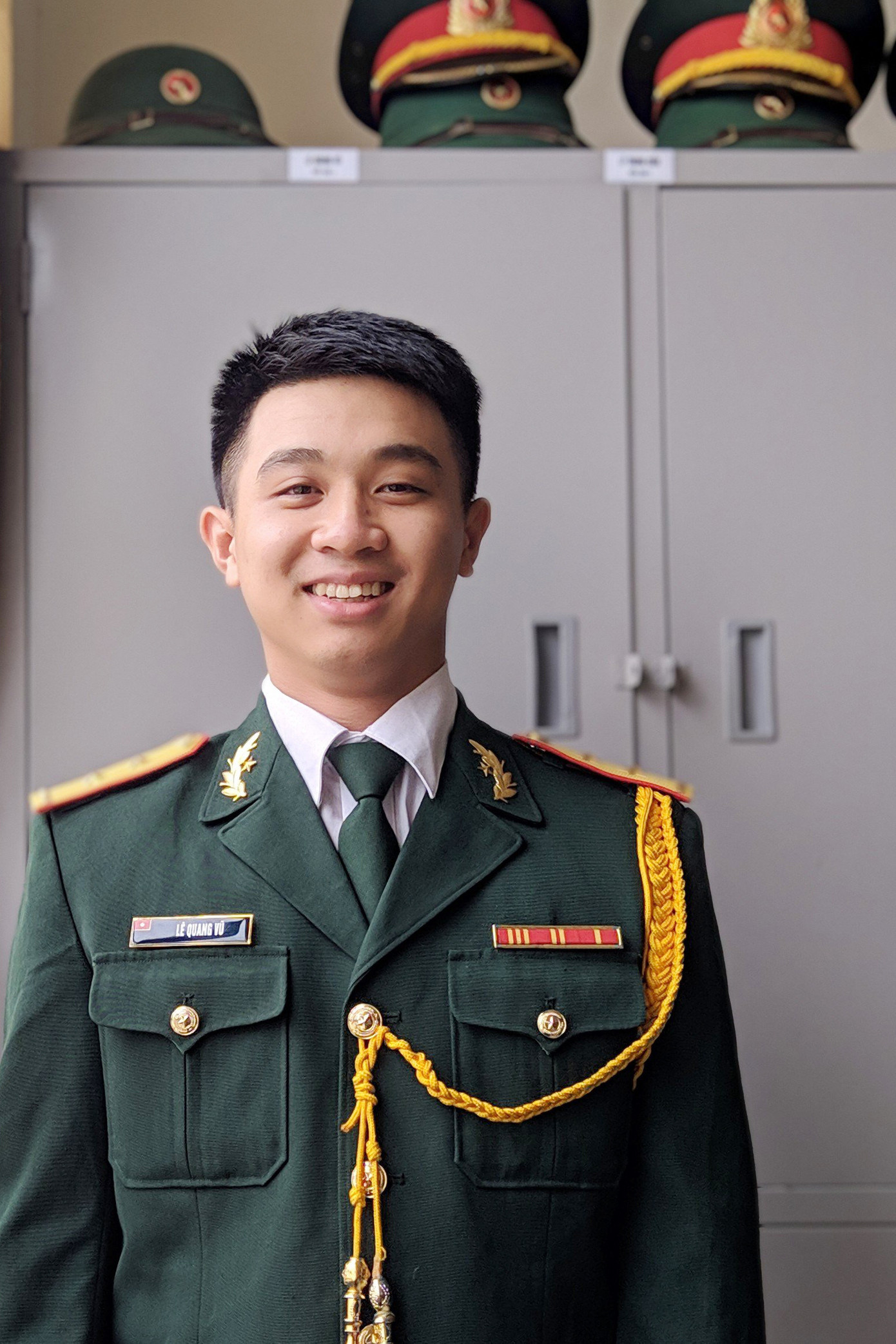 Đảng viên học sinh yêu màu xanh tình nguyện và màu xanh quân ngũ ảnh 5