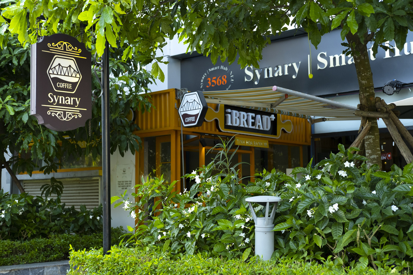 “Kỳ lạ” tiệm Nail mọc lên giữa trường Đại học ảnh 4