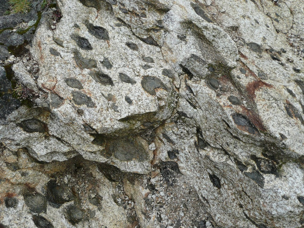 Thăm vùng đất những hòn đá biết sinh nở ảnh 5