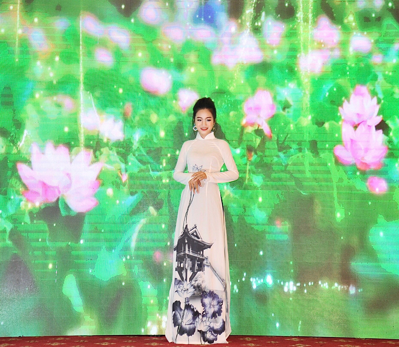 Một cô gái đẹp sẽ luôn đi kèm với khối óc thông minh và trái tim đầy yêu thương ảnh 7