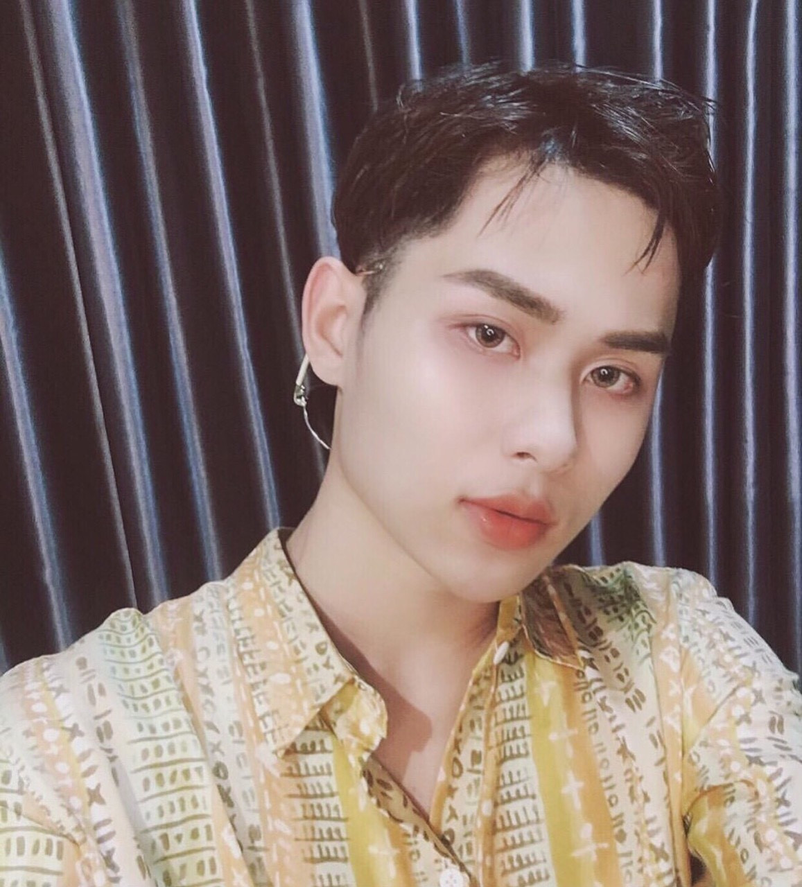 Học đại học Văn hoá lại bén duyên với nghề make up và mẫu ảnh ảnh 17