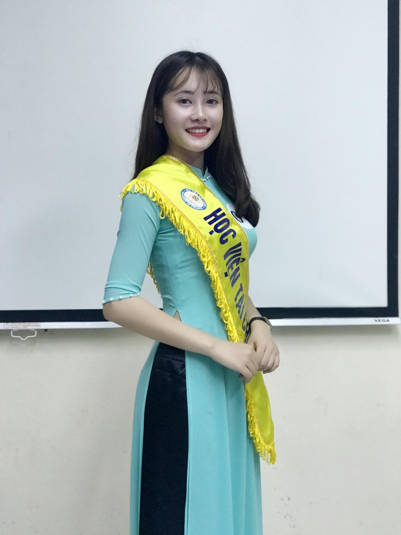 Hoa khôi Học viên Tài chính: Tôi hài lòng với cuộc sống hiện tại! ảnh 10