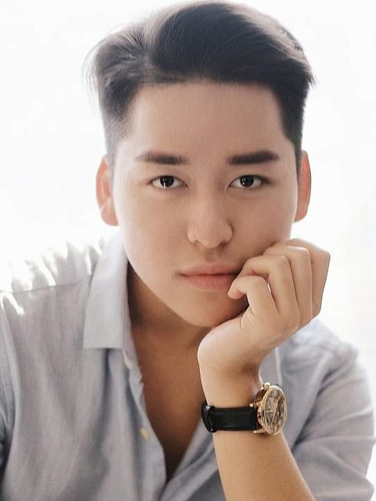 Từ một chàng trai hướng nội đến tự tin dẫn chương trình trước đám đông ảnh 10