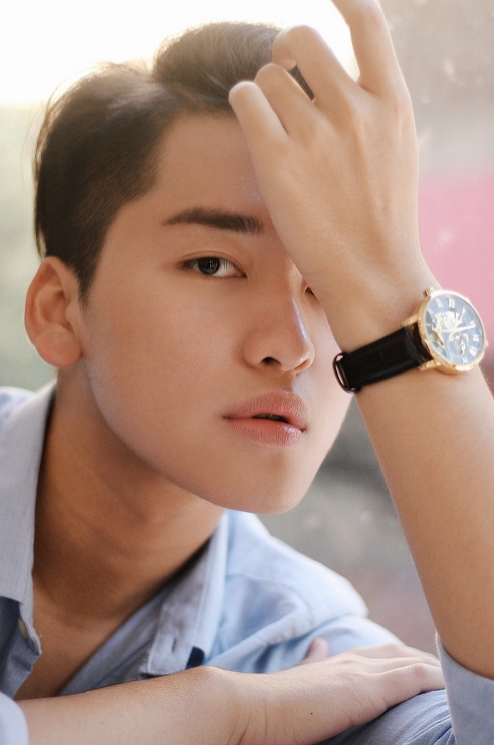 Từ một chàng trai hướng nội đến tự tin dẫn chương trình trước đám đông ảnh 11