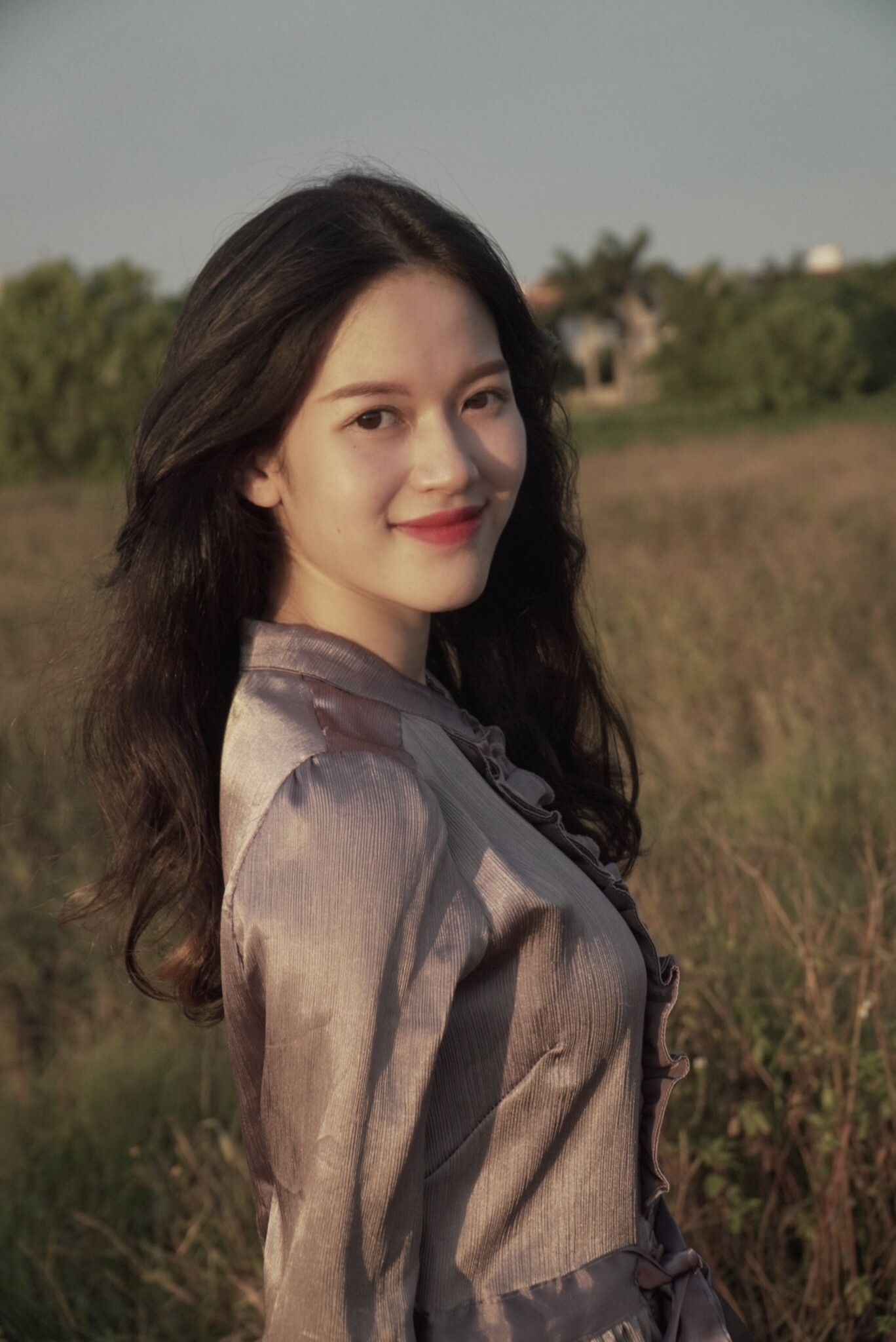 Sinh viên giỏi 3 năm kiêm người mẫu ảnh, diễn viên, Make-up Artist và dẫn chương trình ảnh 10