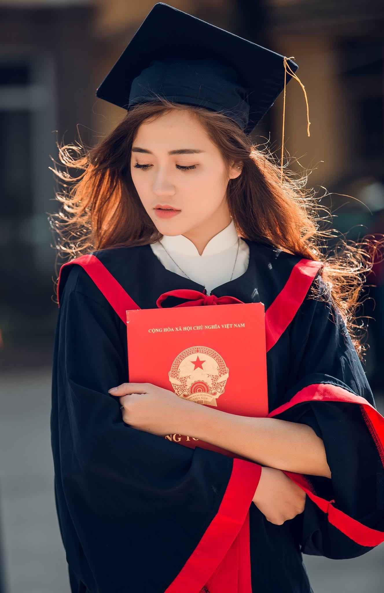 Cô giáo “hot girl” Minh Quỳnh: “Nghề giáo rất cao quý và thiêng liêng” ảnh 1