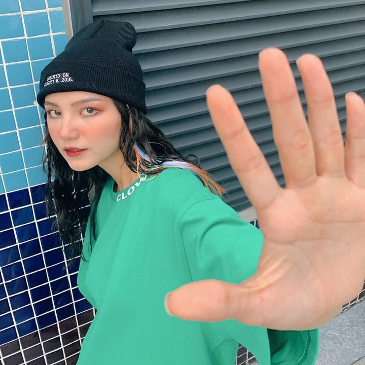 Nữ sinh trường Đại học Thương mại gây sốt bởi nét đẹp cá tính ảnh 9