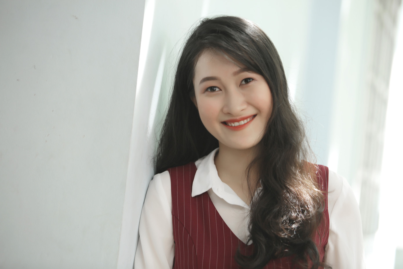 Nữ sinh đa tài trường Đại học Vinh vinh dự được đứng trong hàng ngũ của Đảng ảnh 2