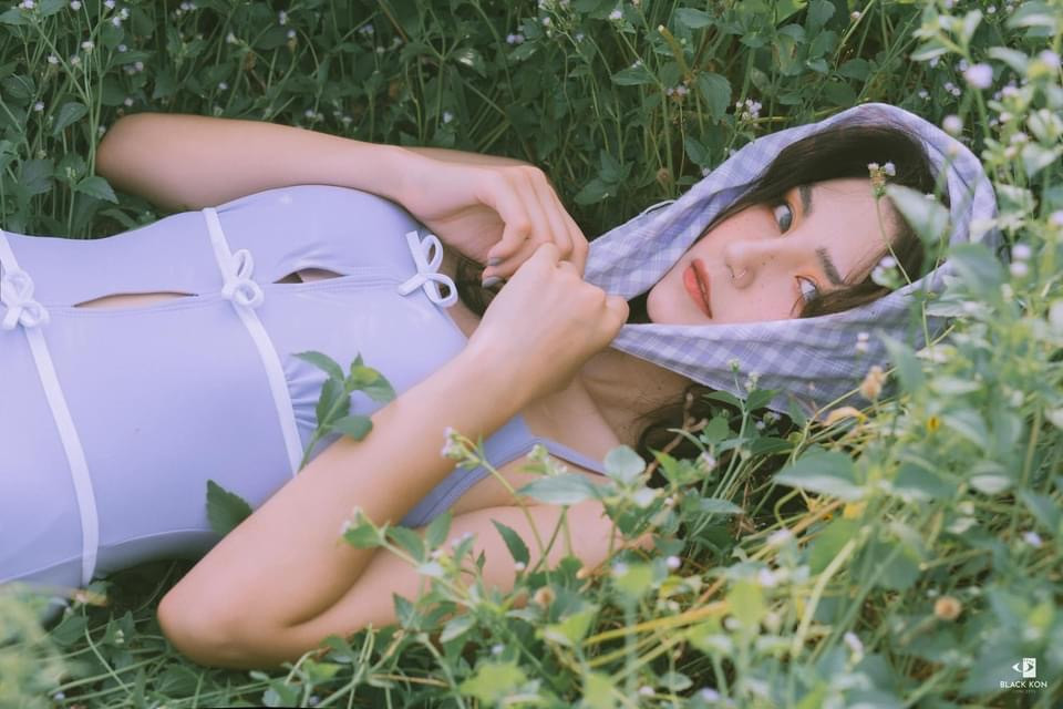 Nữ sinh trường Đại học Thương mại gây sốt bởi nét đẹp cá tính ảnh 11