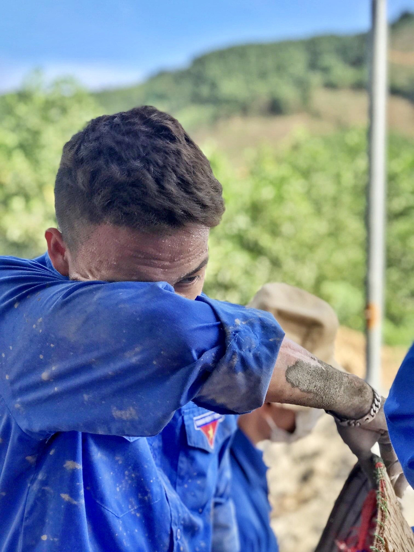 Mùa hè xanh tình nguyện của tuổi trẻ trường Đại học Thương Mại ảnh 8