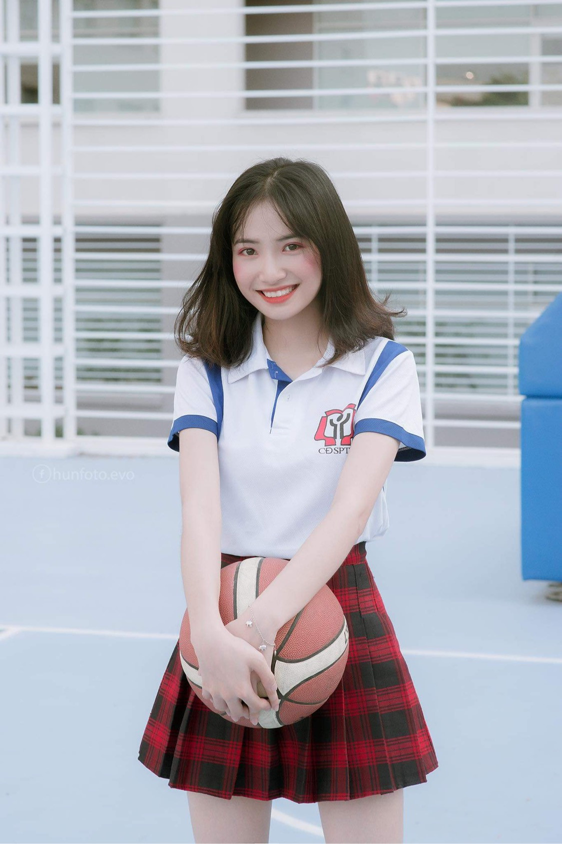 Vẻ đẹp trong veo tựa ‘nàng thơ’ của nữ sinh trường Cao đẳng Sư phạm Trung ương ảnh 8