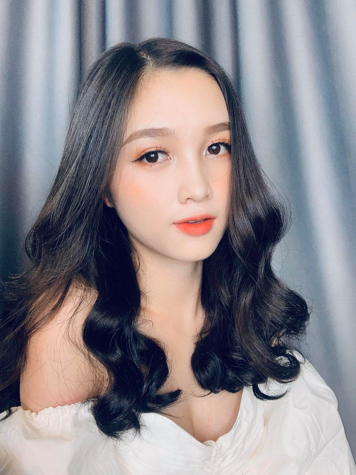  Hoa khôi ĐH Quốc gia tích cực hưởng ứng phong trào phòng chống dịch COVID-19 ảnh 2