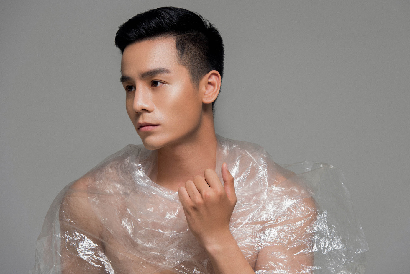 Nam vương Thế giới Cao Xuân Tài kêu gọi hạn chế sử dụng túi nilon qua bộ ảnh mới ảnh 2