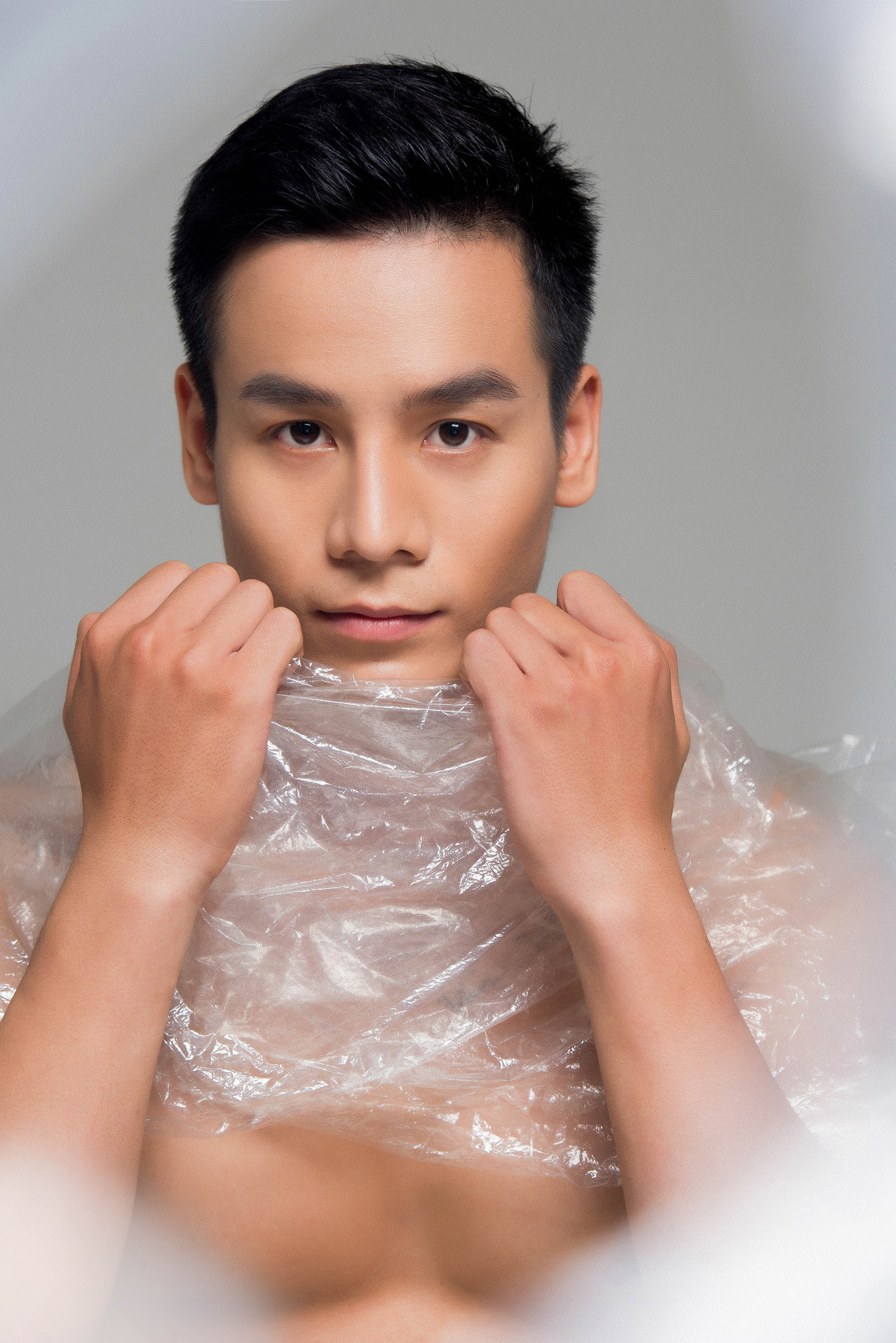 Nam vương Thế giới Cao Xuân Tài kêu gọi hạn chế sử dụng túi nilon qua bộ ảnh mới ảnh 1