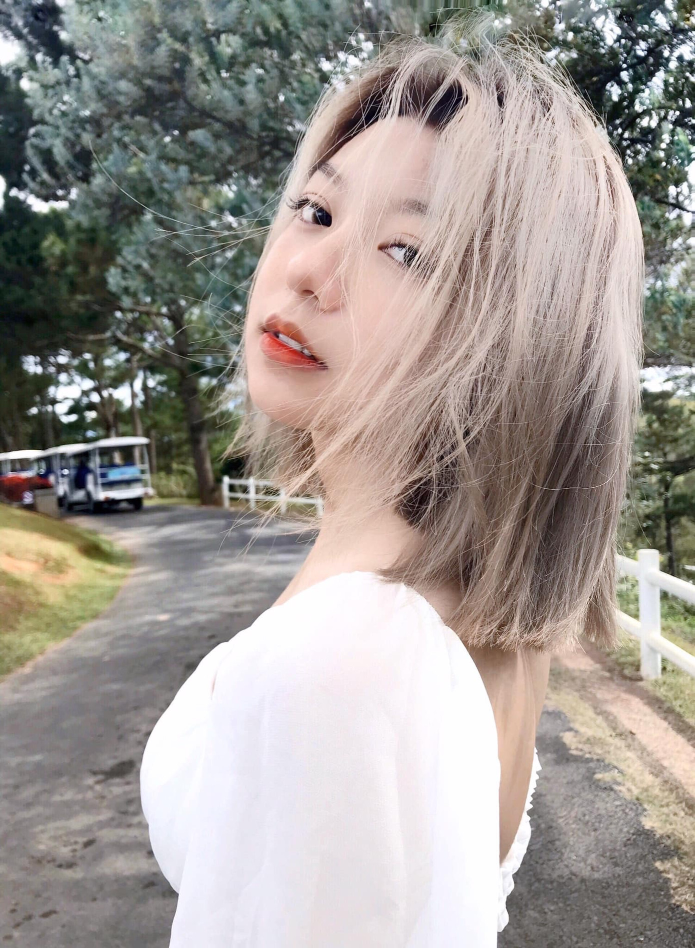 Nhan sắc có thể tàn phai, nhưng tri thức thì luôn còn mãi ảnh 9