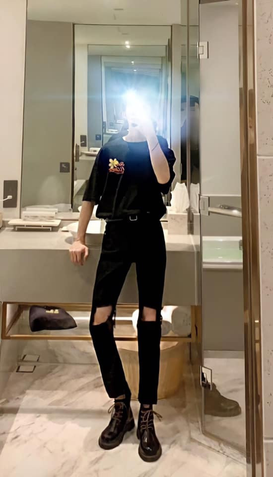 Danh tính bí ẩn của nam sinh xứ Trung với loạt cover khiến Fans Việt “lụi tim” ảnh 3