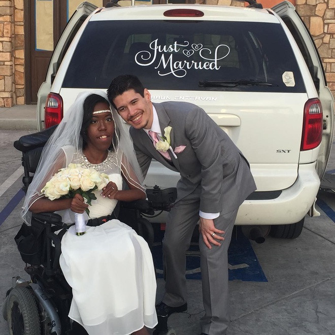 Năng lượng tích cực của cô hoa hậu từng bị nói ‘không thể sống quá 3 ngày’ ảnh 4