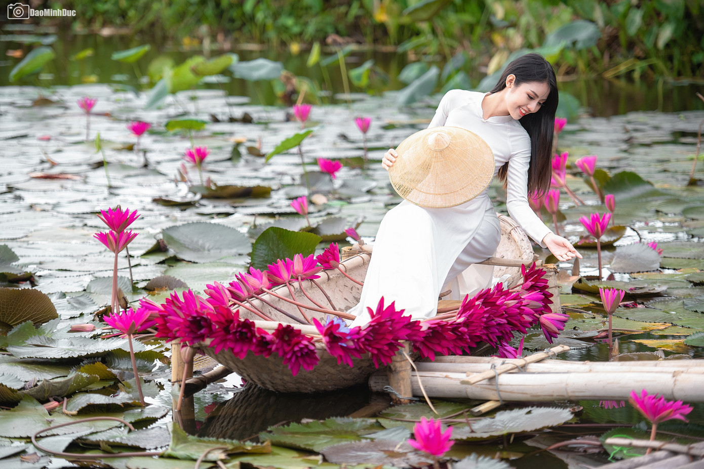 Hot girl Thủy Lợi “đốn tim” dân mạng với bộ ảnh áo dài trắng tinh khôi ảnh 11