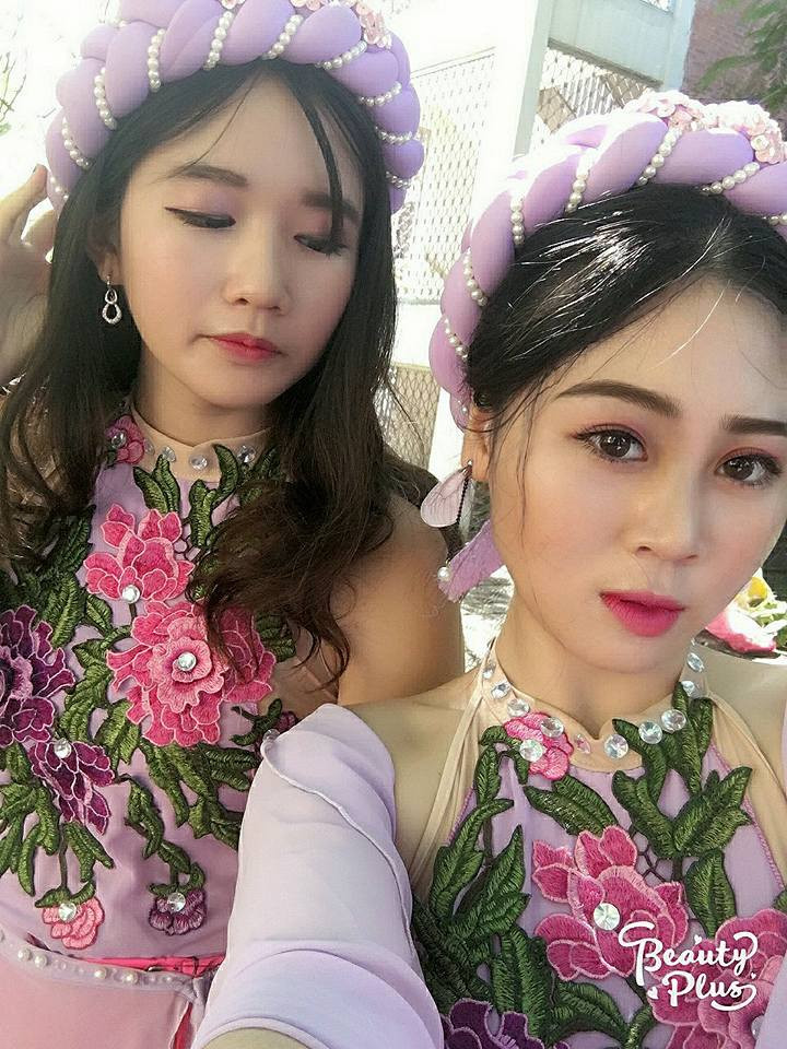 Hải My và các bạn trong nhóm nhảy, múa. Nữ sinh viên Đại học Ngoại ngữ tốt nghiệp với GPA 4.0/4.0 ảnh 11