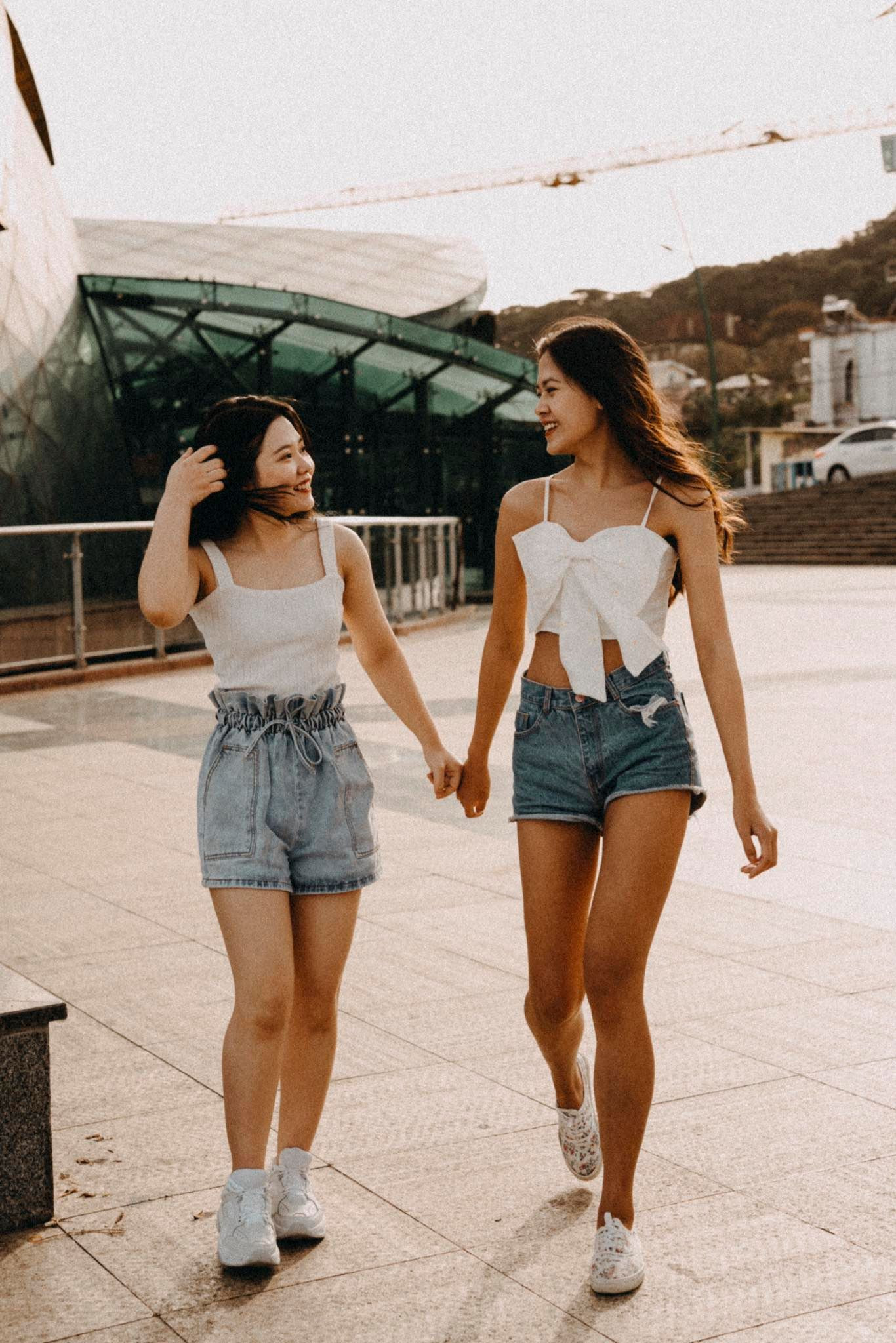 Cần gì người yêu khi chúng mình đã có nhau ảnh 1