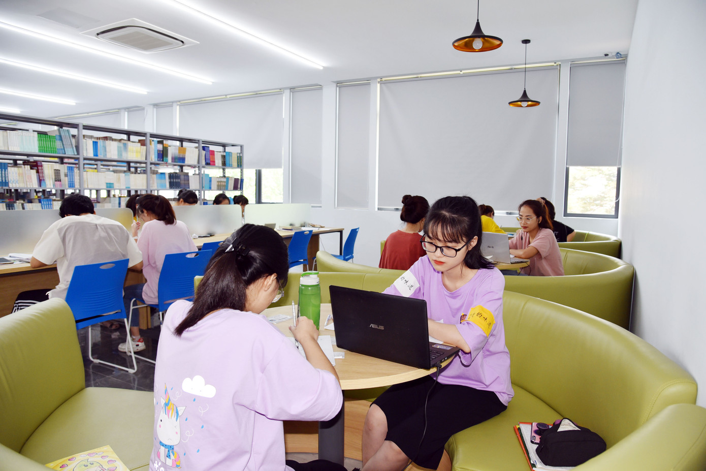 Đến Học viện Tài chính, bạn học tập như thế nào? ảnh 11