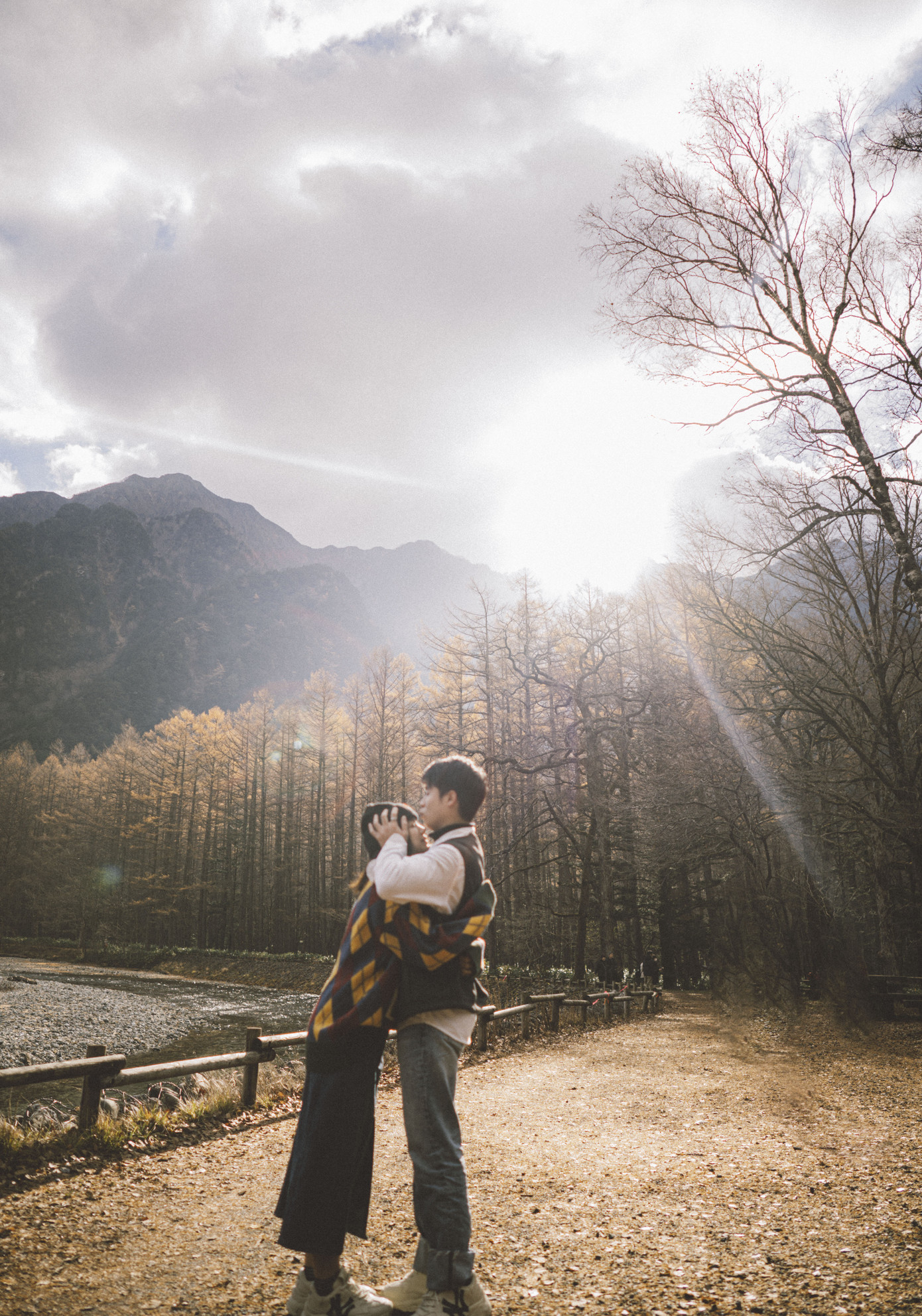 Gặp được nhau giữa hàng vạn người quả là một điều may mắn và hạnh phúc! ảnh 14