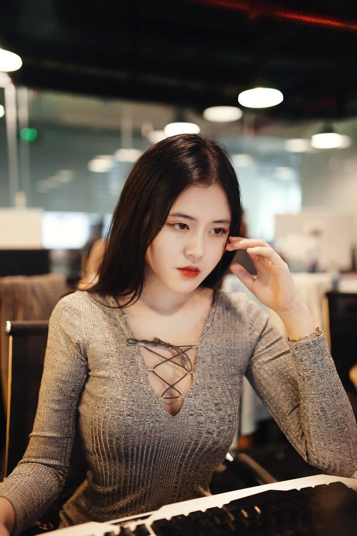 Hoài Trinh: “Đằng sau không có lấy một người, tuyệt đối phải đứng vững” ảnh 11