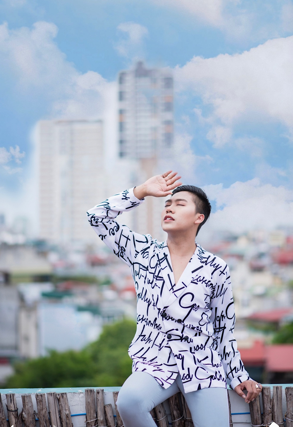 Nhà văn 9X Sơn Paris: “Sự tự tin sẽ giúp bạn sống tích cực hơn” ảnh 9