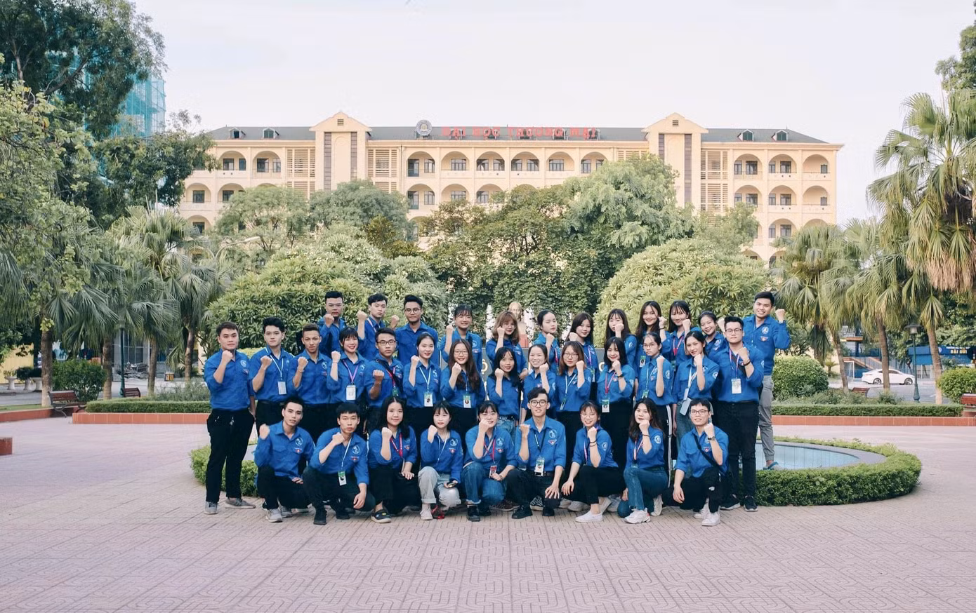 Mùa hè xanh tình nguyện của tuổi trẻ trường Đại học Thương Mại ảnh 1
