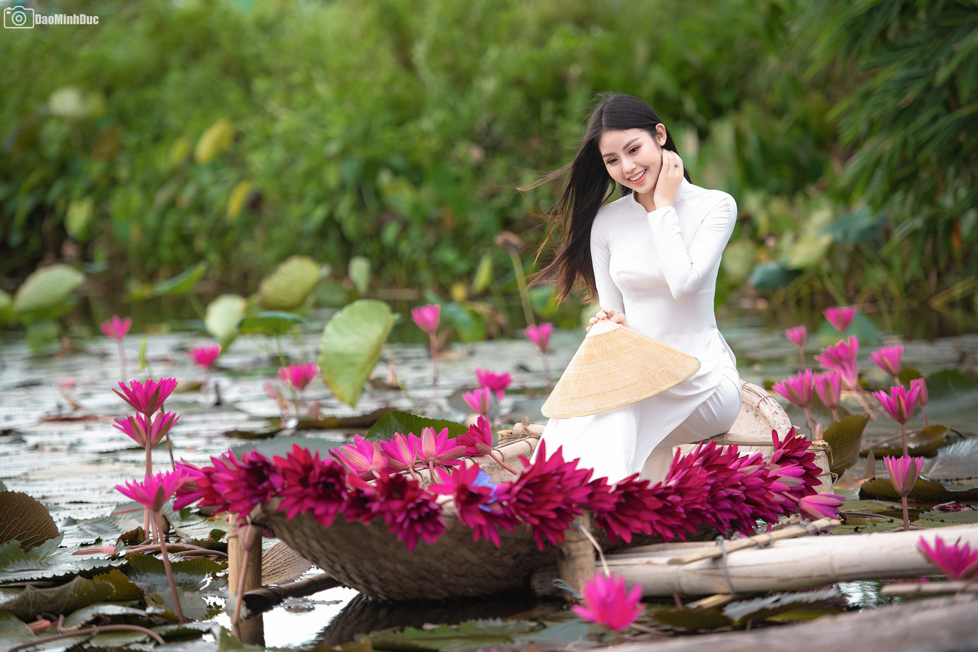 Hot girl Thủy Lợi “đốn tim” dân mạng với bộ ảnh áo dài trắng tinh khôi ảnh 16