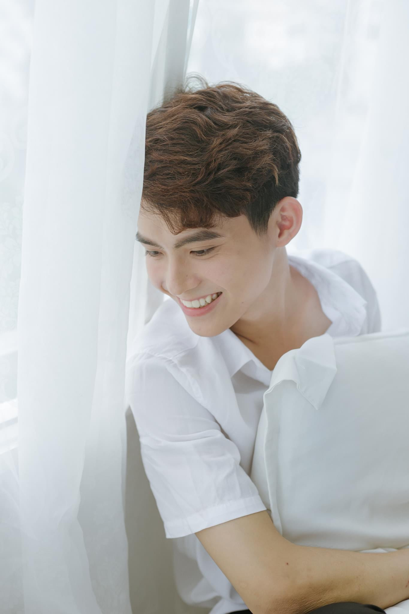 “Lụi tim” trước vẻ điển trai của ‘nam thần’ Học viện Tòa án ảnh 9