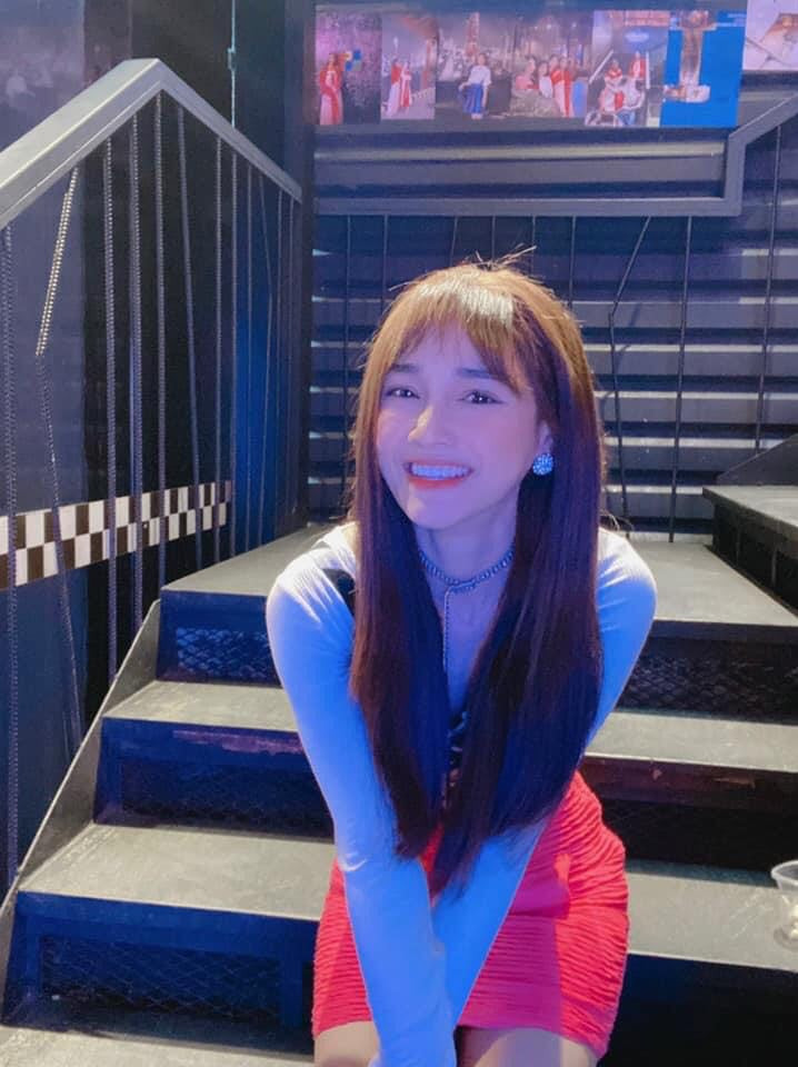 Chi Pu xuất hiện với phong cách sang chảnh; Thu Trang - Tiến Luật mặn nồng dù con đã lớn ảnh 27