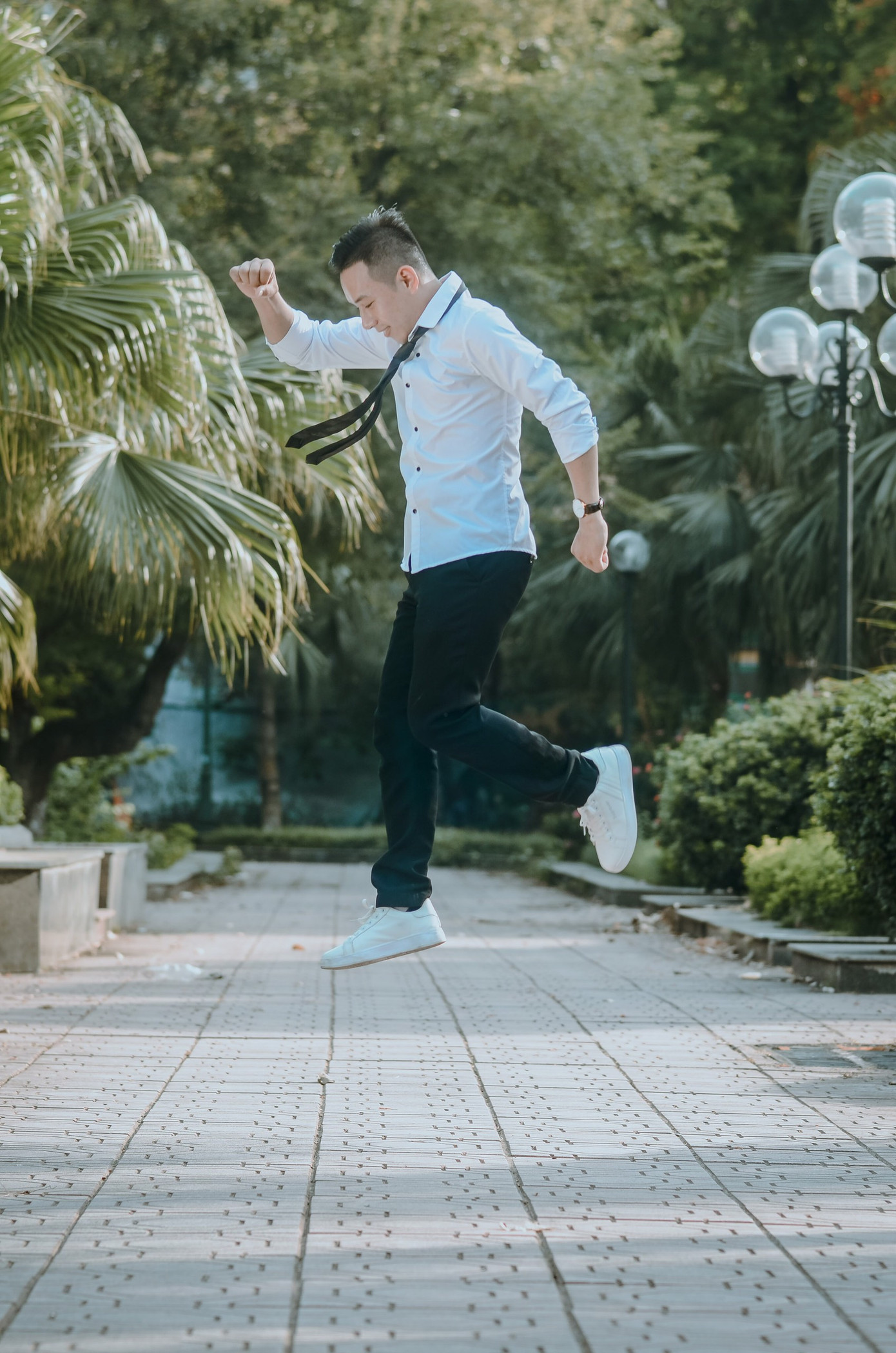 Hot boy đất Tổ toả sáng trên giảng đường đại học ảnh 6