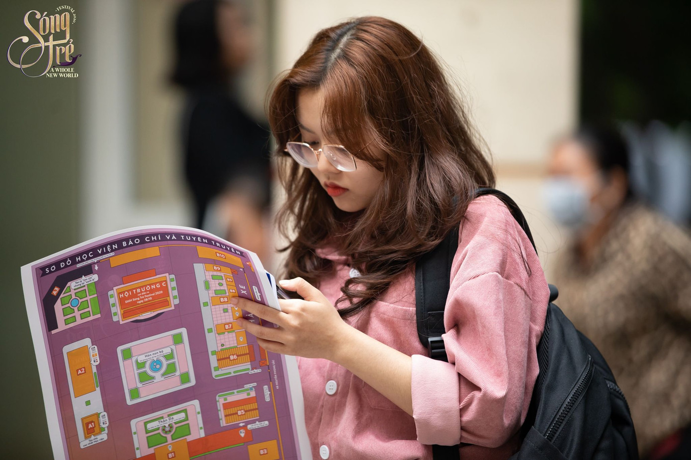 Ấn tượng dàn trai xinh gái đẹp trường Báo ngày nhập học ảnh 8