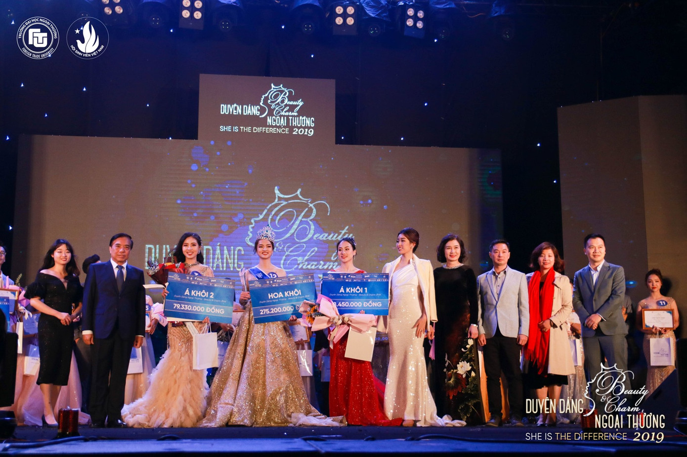 Hà My trong giây phút đăng quang Hoa khôi Ngoại thương 2019 (Ảnh: NVCC) Hoa khôi Ngoại Thương: “Cuộc sống là sự đánh đổi” ảnh 4