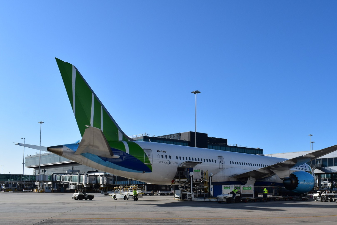 Sinh viên RMIT Việt Nam hồi hương trên chuyến bay hợp tác với Bamboo Airways ảnh 2