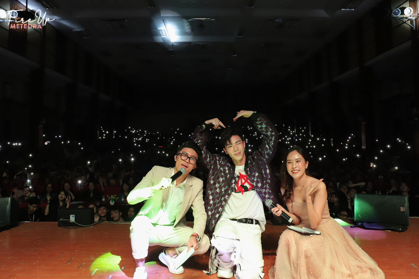 Ngọt Band cực ‘phiêu’ trong đêm đại nhạc hội chào tân sinh viên trường Báo ảnh 6 Ngọt Band cực ‘phiêu’ trong đêm đại nhạc hội chào tân sinh viên trường Báo ảnh 6