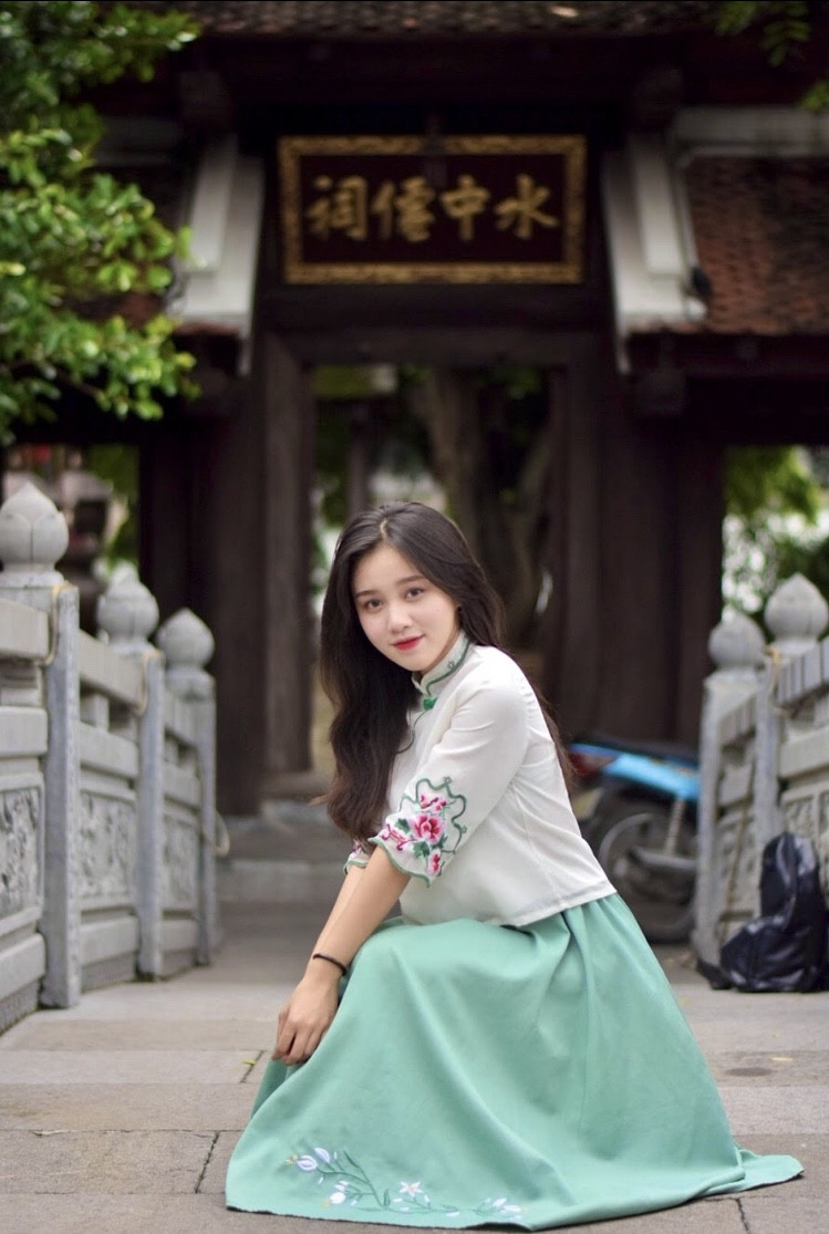 Đắm chìm trong sắc màu Trung thu cùng hot girl Ngoại thương ảnh 3