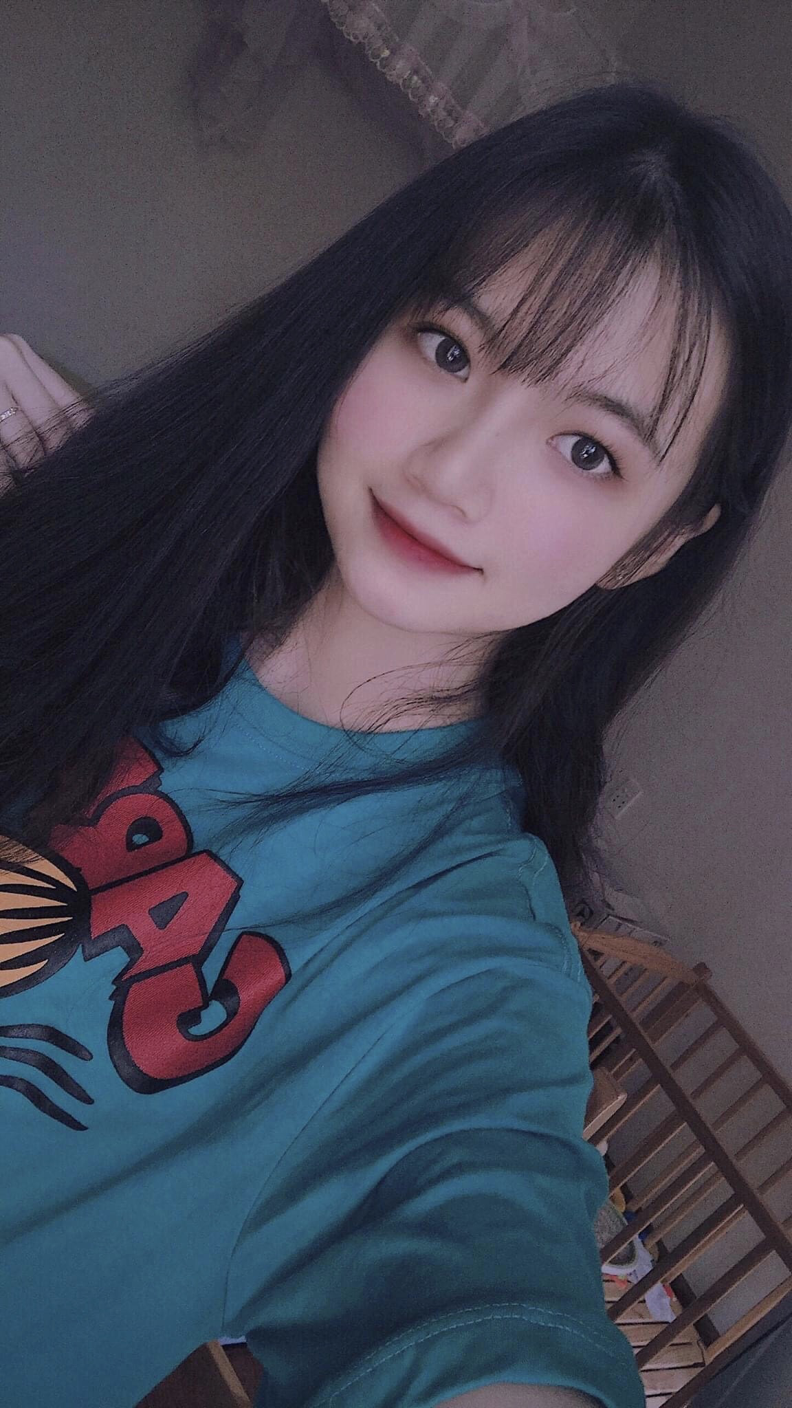 Nữ sinh Buôn Ma Thuột xinh đẹp, đam mê kinh doanh, muốn học trường ĐH Kinh tế TP.HCM ảnh 2