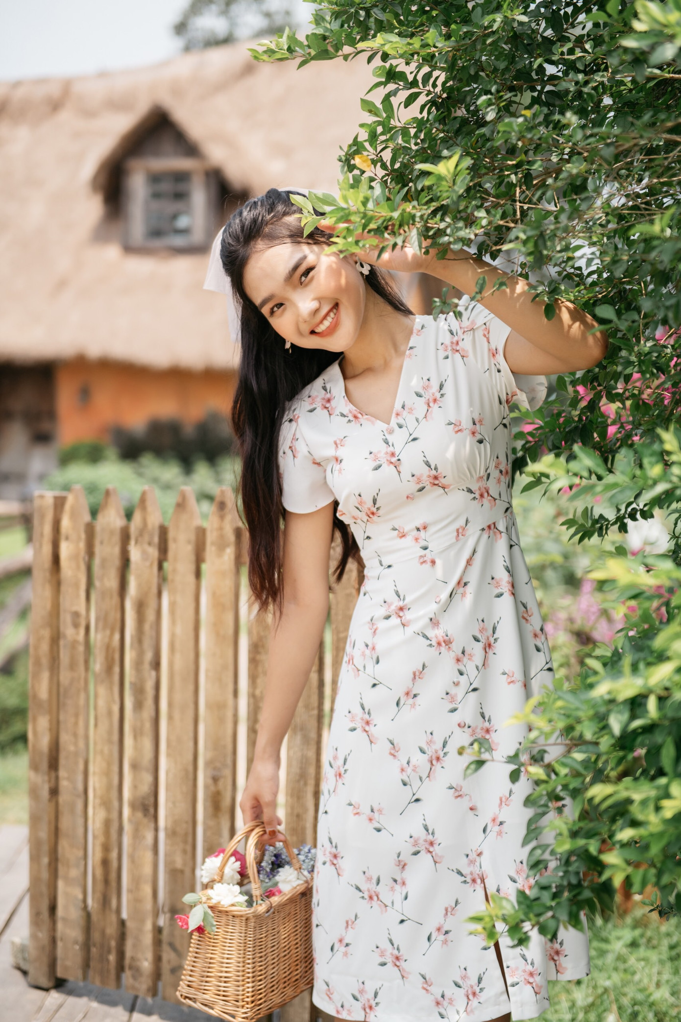 Nữ sinh Trường đại học Kinh tế Quốc dân xinh đẹp có hàng vạn người theo dõi ảnh 2