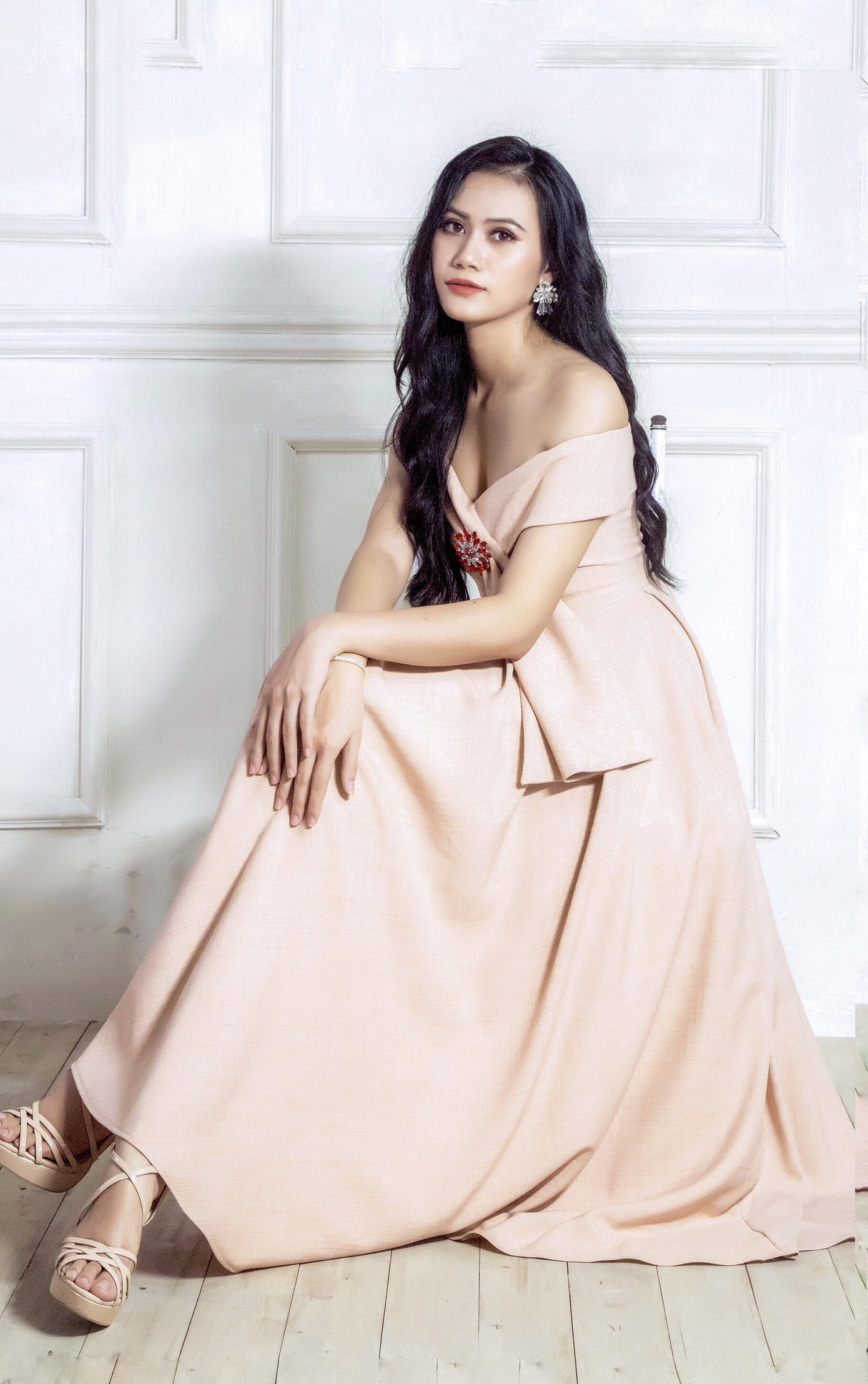 Nét đẹp cá tính đầy cuốn hút của nữ sinh xứ Huế ảnh 4