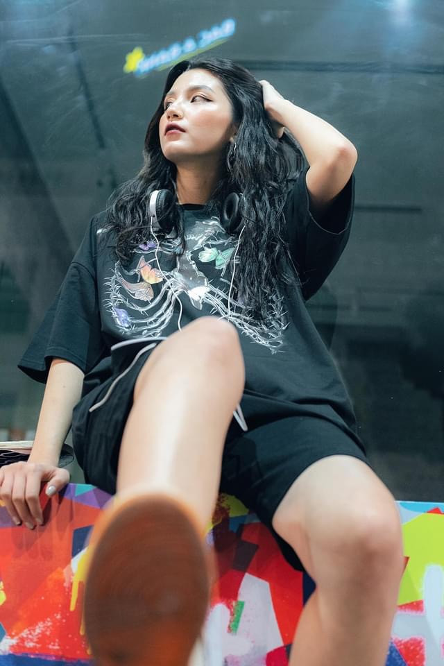 Nữ sinh trường Đại học Thương mại gây sốt bởi nét đẹp cá tính ảnh 6