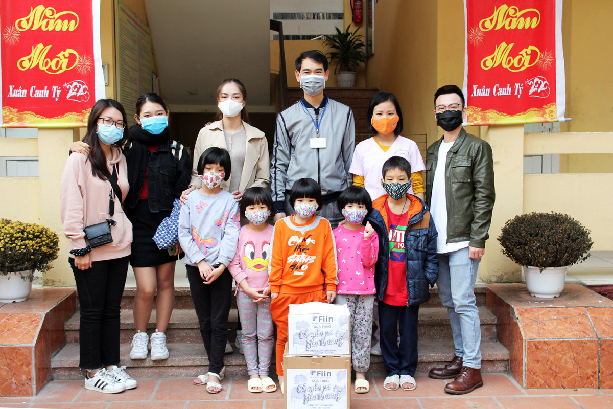 9X tham gia chương trình tình nguyện của công ty Fiin (Ảnh: NVCC) Hoa khôi Ngoại Thương: “Cuộc sống là sự đánh đổi” ảnh 7