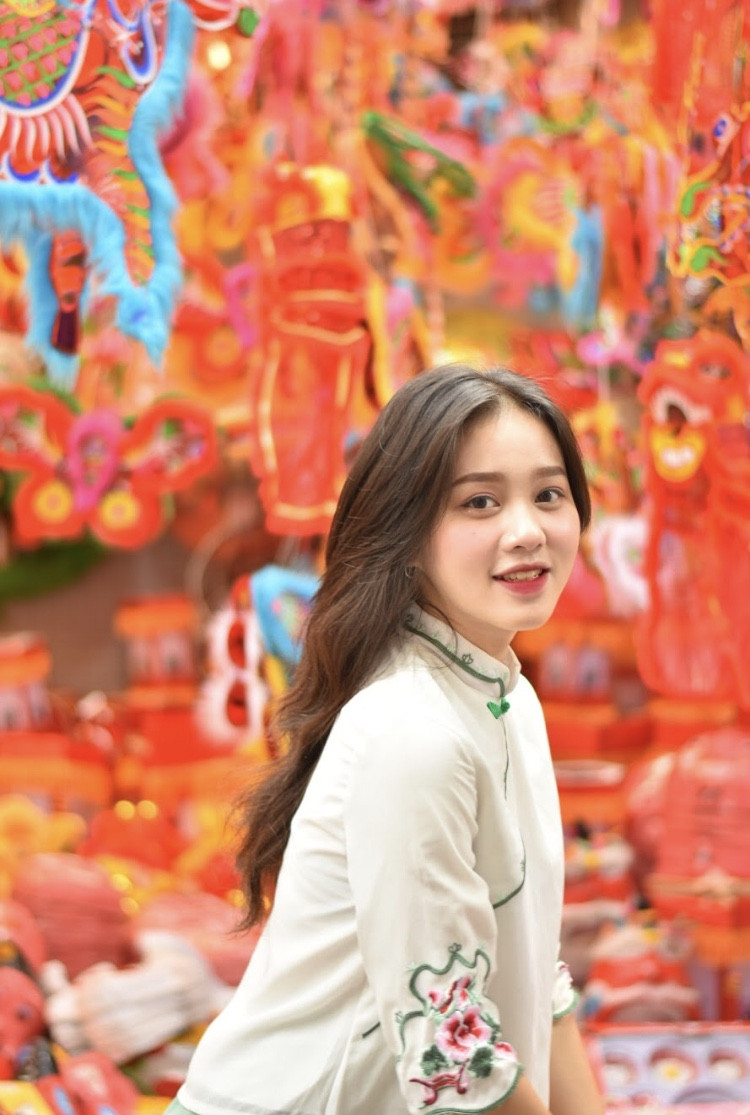 Đắm chìm trong sắc màu Trung thu cùng hot girl Ngoại thương ảnh 8