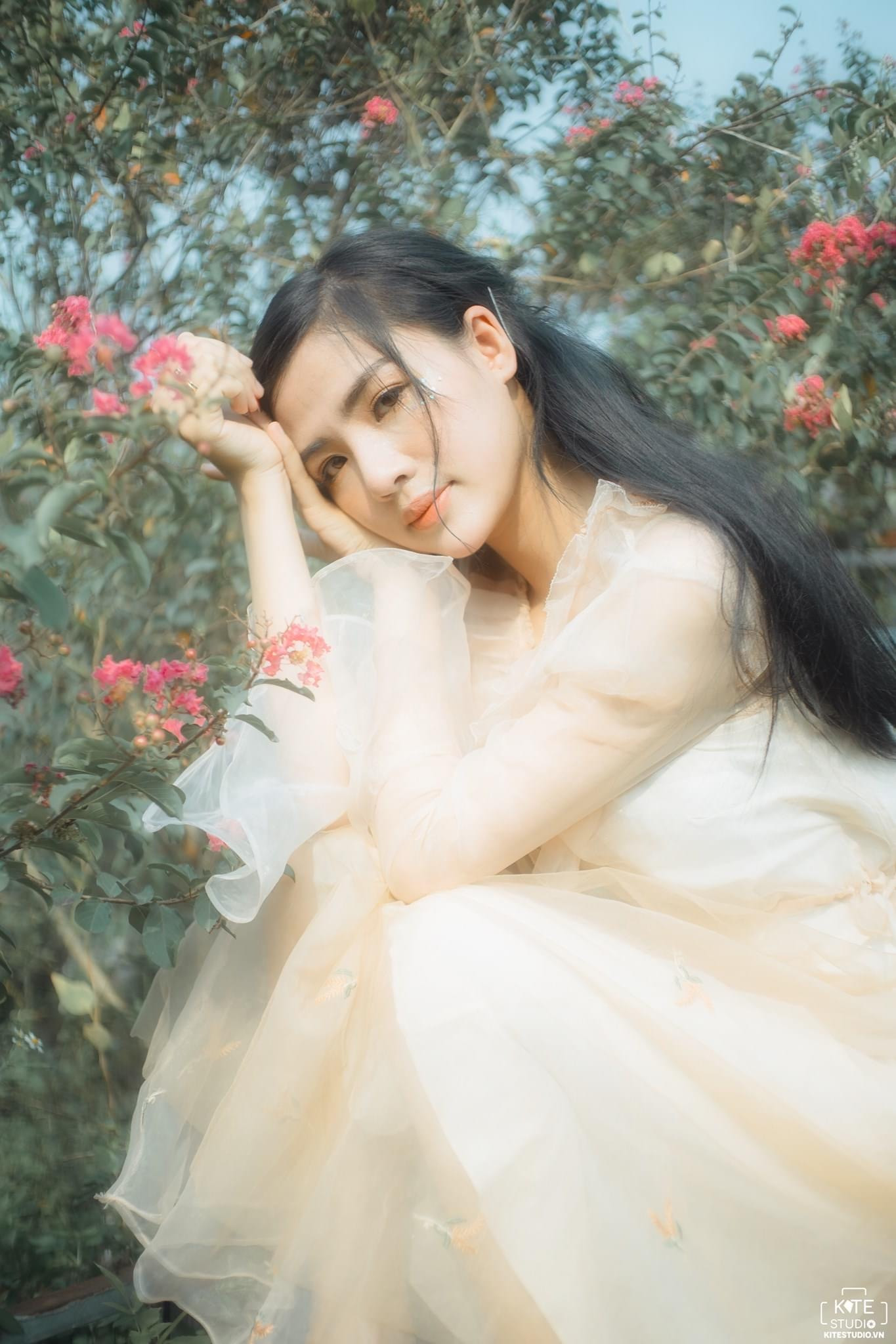 Nữ sinh Nghệ An học Thuỷ Lợi, thi Hoa khôi và kinh doanh ảnh 3