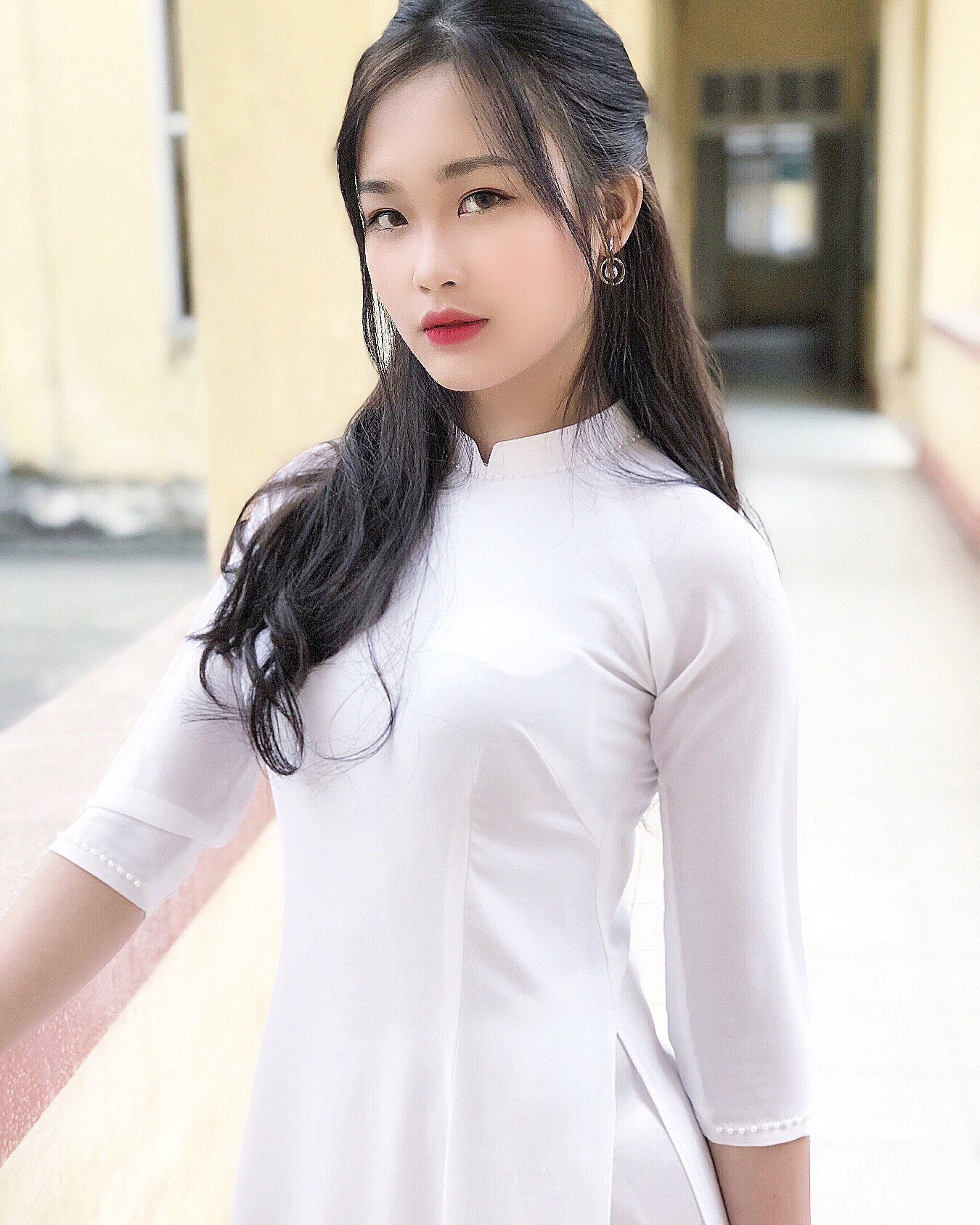 Vẻ đẹp chuẩn Hàn Quốc của nữ sinh trường ĐH Kinh doanh và Công nghệ Hà Nội ảnh 2